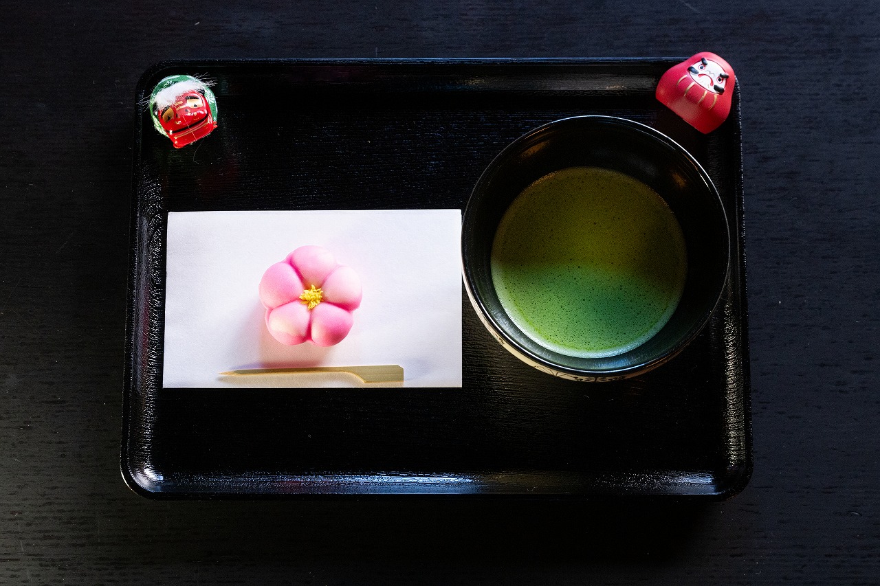 呈茶お正月お菓子梅